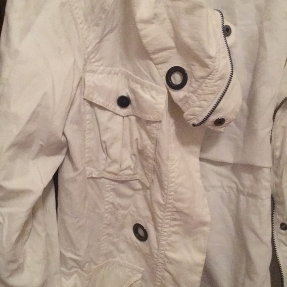 White jacket - Picture 3 of 3